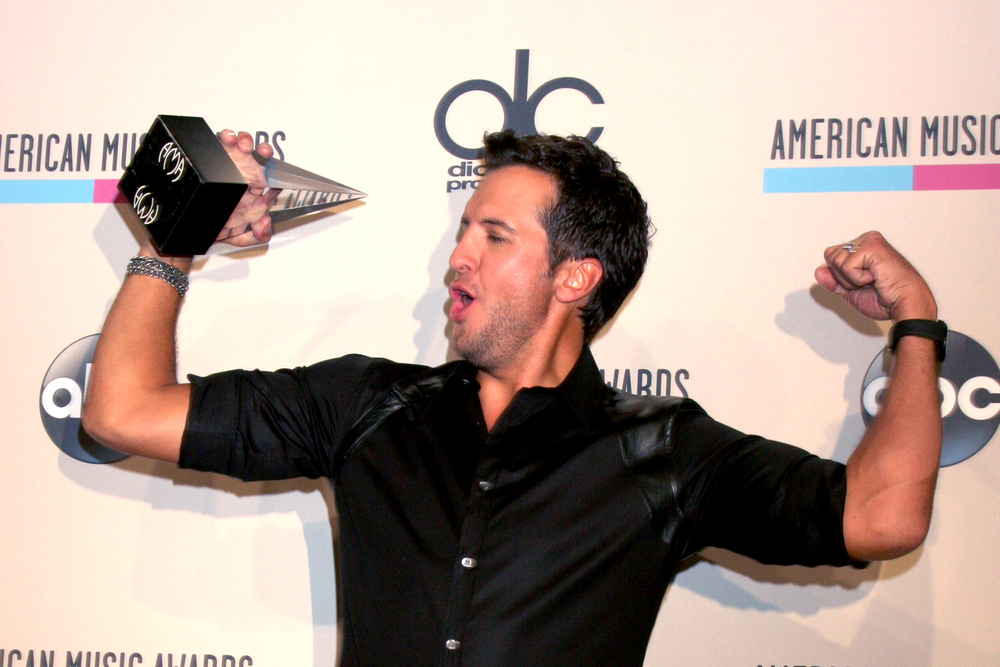 Luke Bryan at the 2013 American Music Awards Press Room at Nokia Theater on November 24, 2013 in Los Angeles, CA